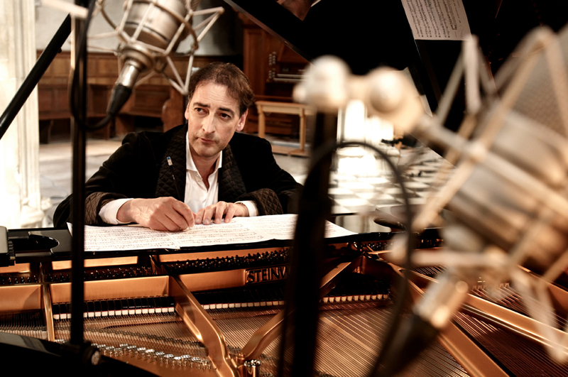Alistair McGowan's Introductions to Classical Piano at  Besbrode Pianos April 7th 2019